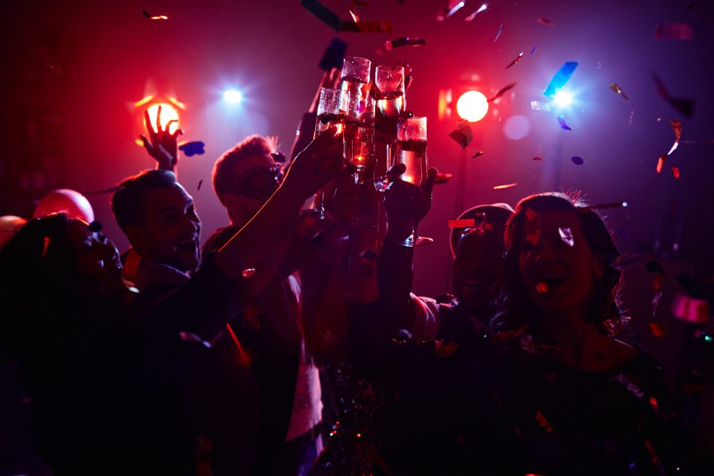 new-year-s-eve-parties-pub-crawls-sandemans-new-europe